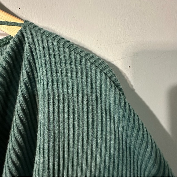 Urban Outfitters OUT FROM UNDER Green Ribbed Cropped Top - Picture 3 of 6